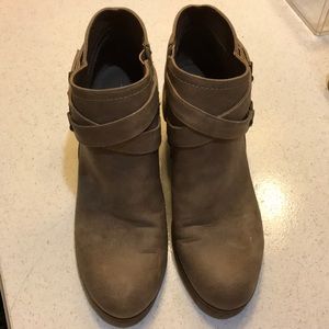 Used super cute booties